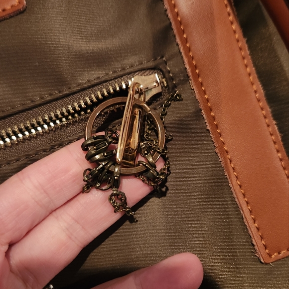 Leather and Green Tote Bag - Picture 7 of 9